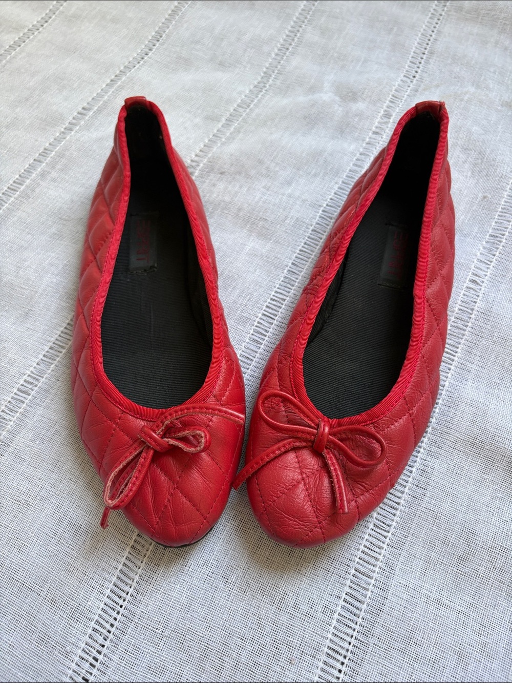 Esprit Vintage Red Leather Quilted Ballet Flats with Bow